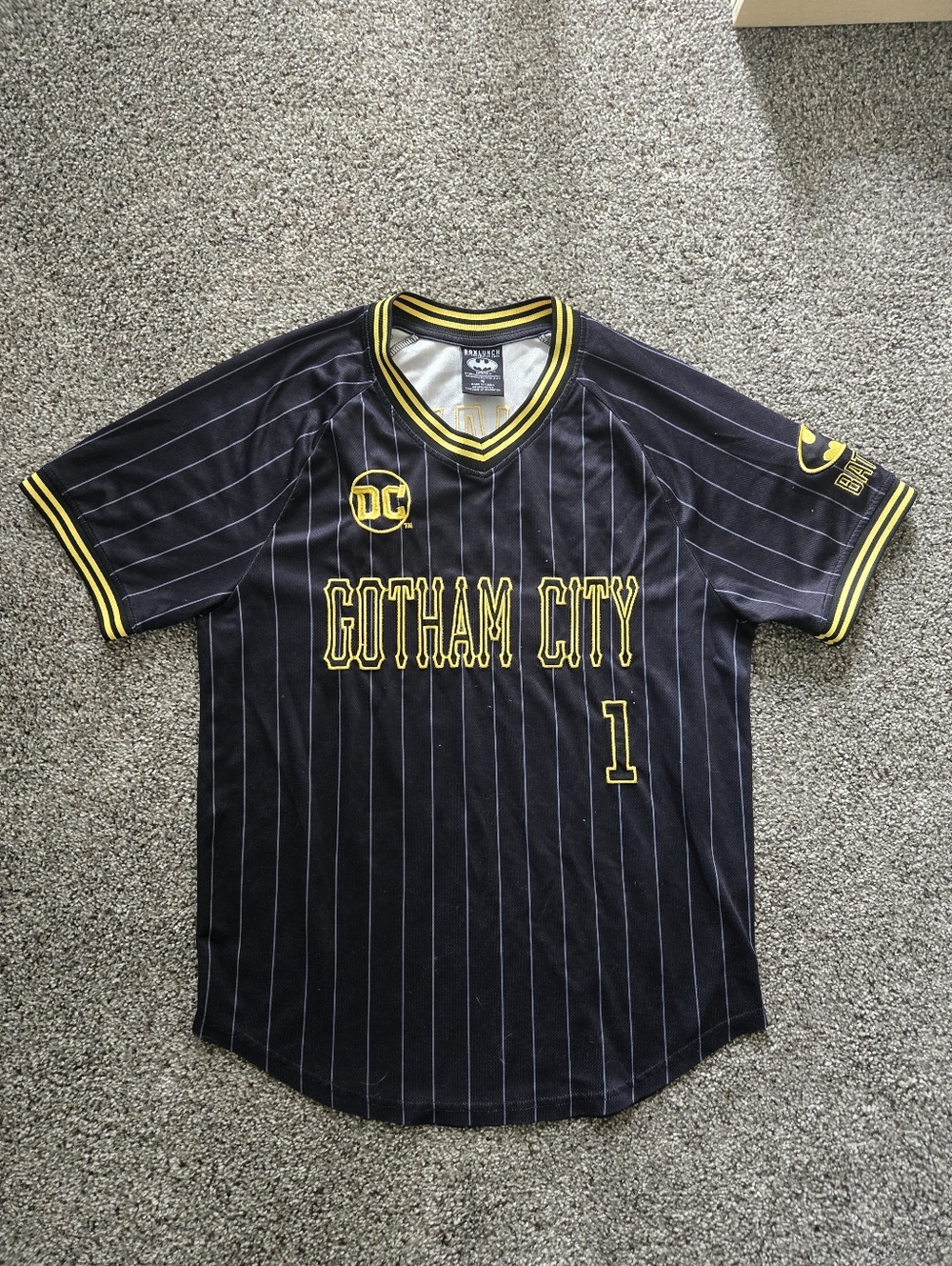 DC Batman BoxLunch Jacket Collar in Black and Yellow